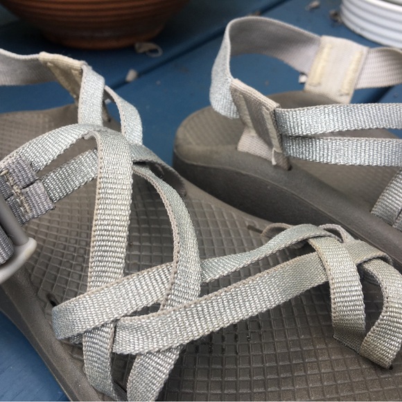 Chacos - Metallic silver Cloud size 7 womens - Picture 3 of 4